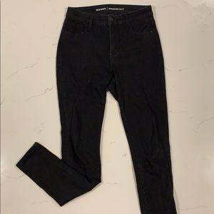 black high-waisted stretchy skinny jeans